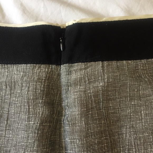 J.Crew Pencil Skirt, size 6 - Picture 3 of 4